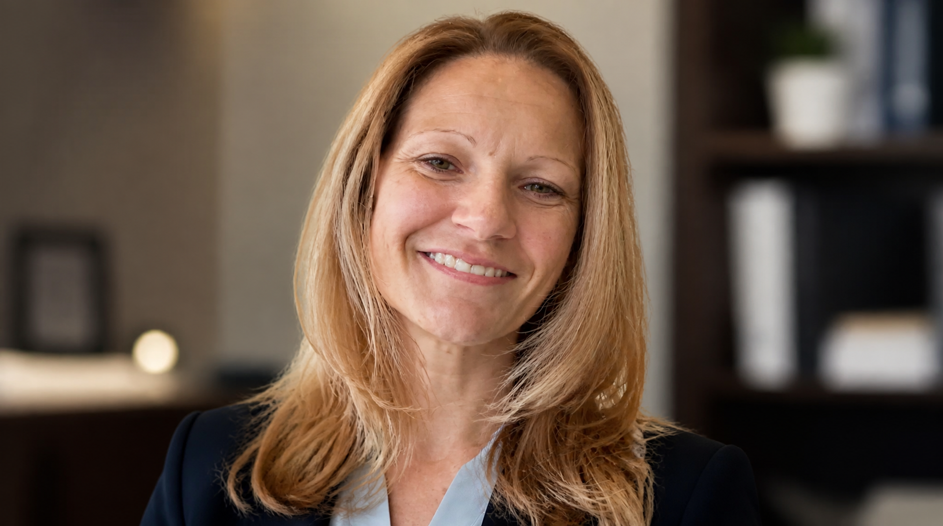 Kelly Anderson Professional Headshot
